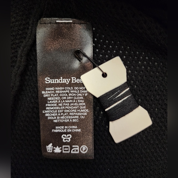 Sunday Best Downtown Top - Picture 6 of 7